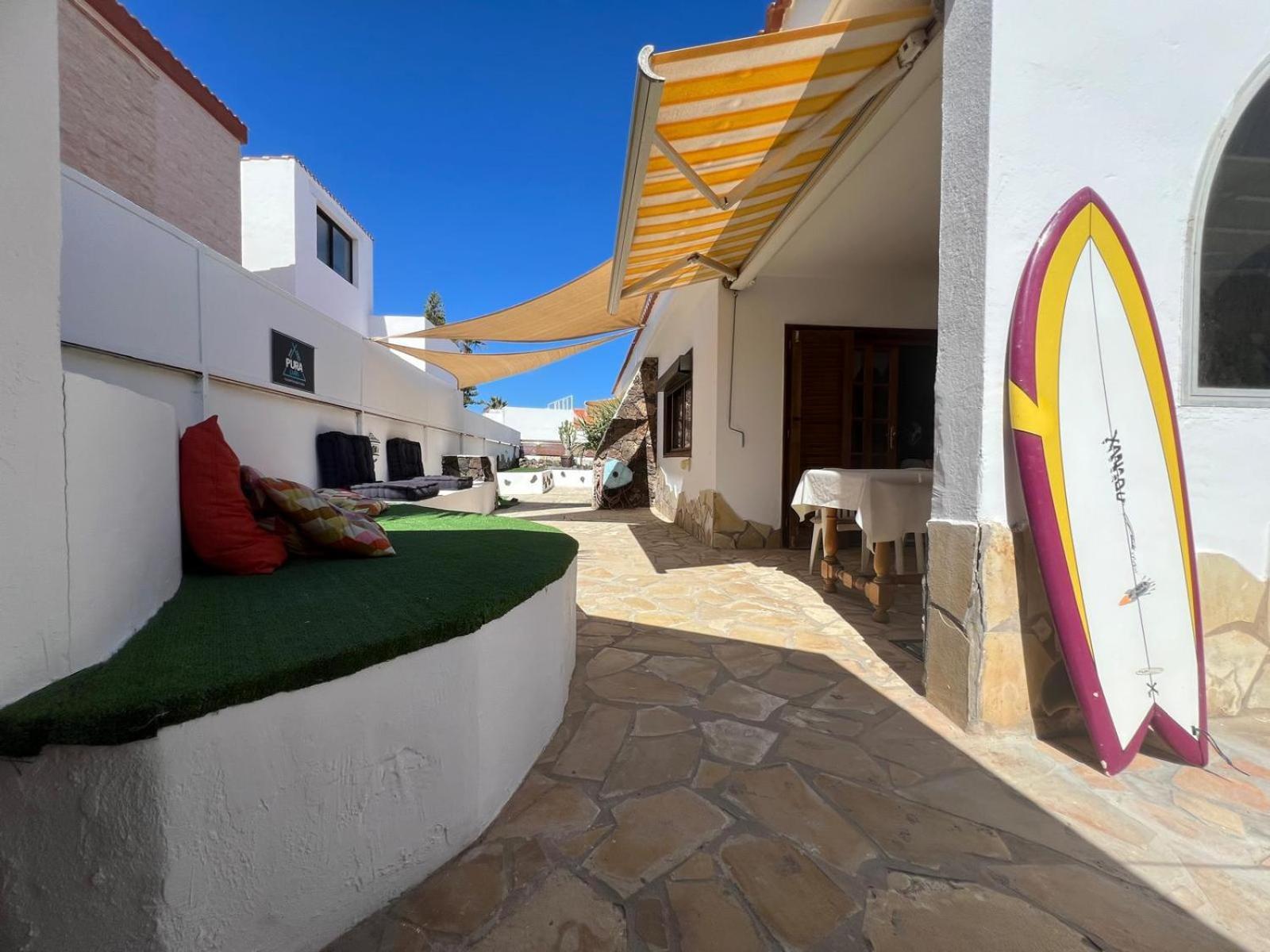 Pura Vida Surf Camp & School Hostel La Oliva Exterior photo